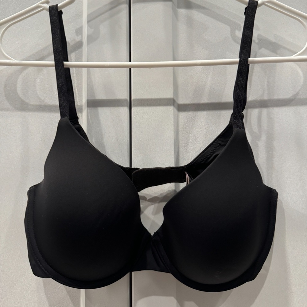 Victoria’s Secret Black Bra 32D